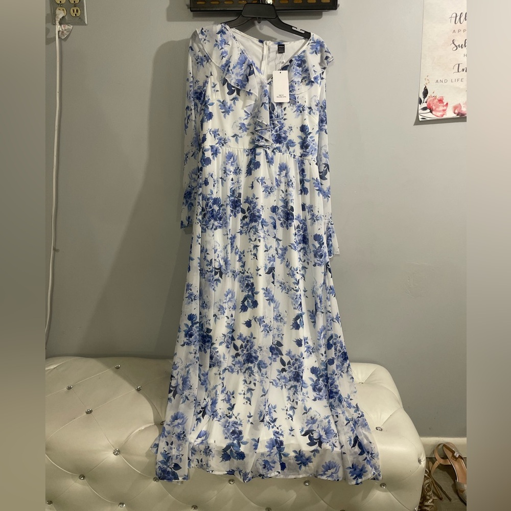 chiffon blue and white long sleeve dress ￼
medium 10/12